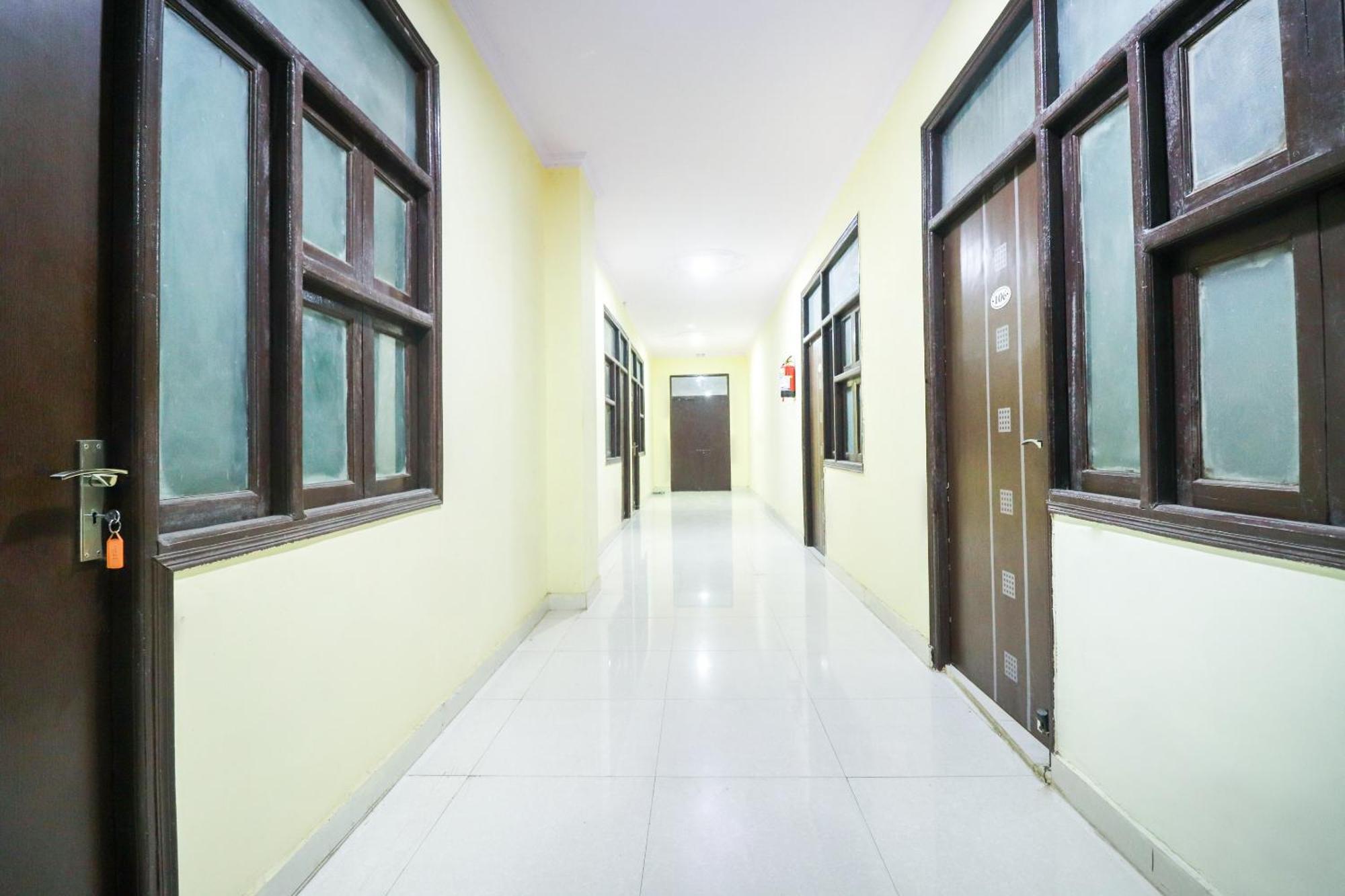 Hotel O Sunrise Inn Indirapuram Екстер'єр фото