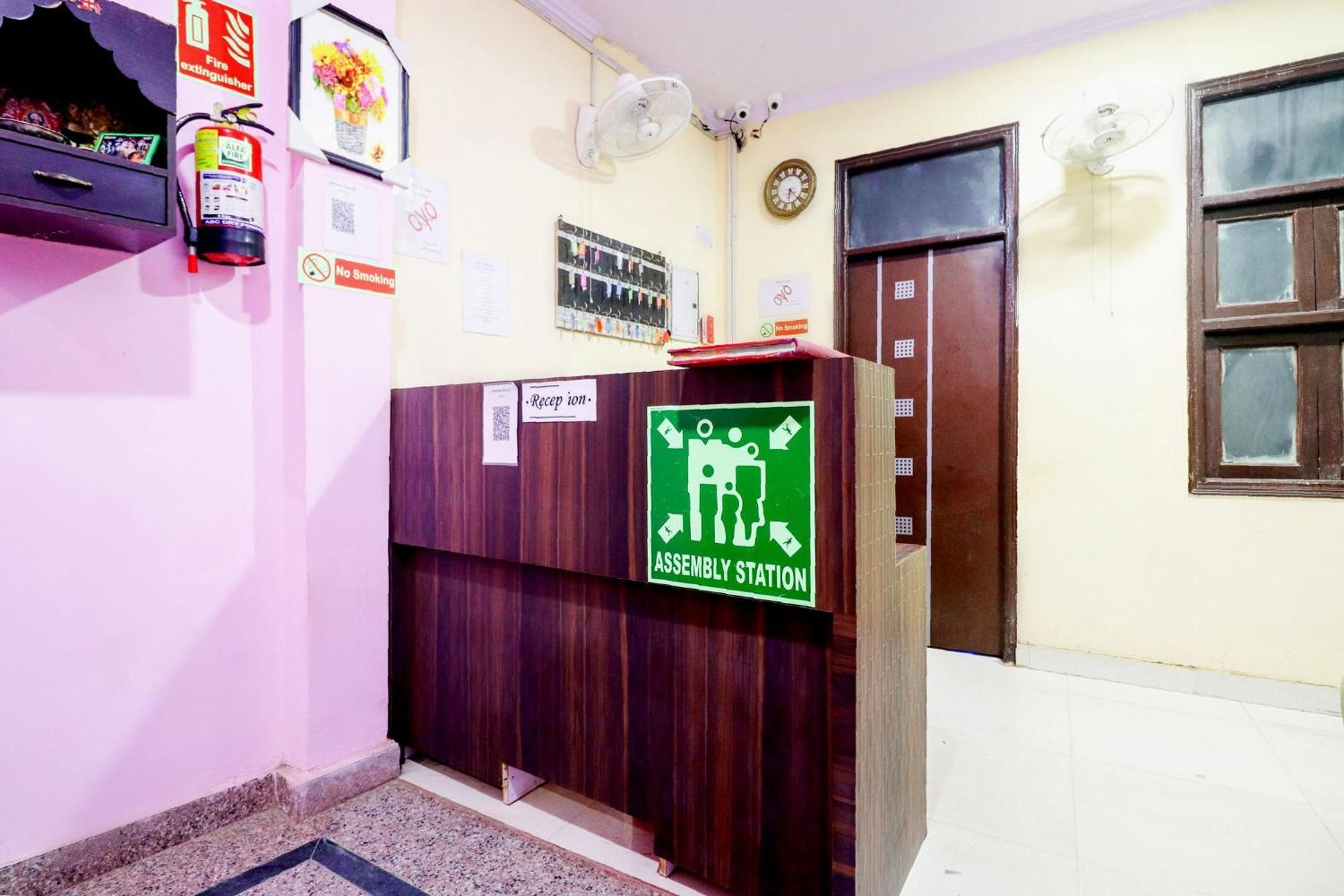 Hotel O Sunrise Inn Indirapuram Екстер'єр фото