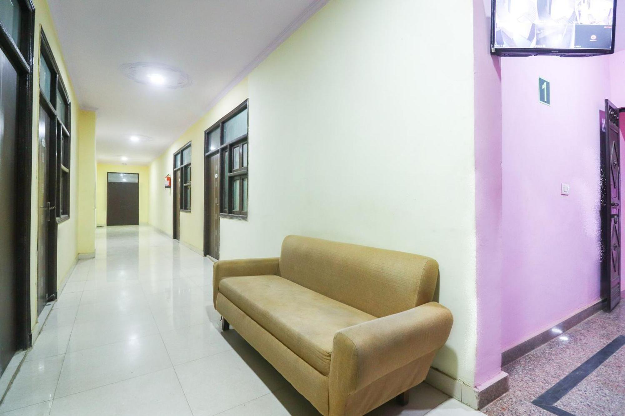 Hotel O Sunrise Inn Indirapuram Екстер'єр фото